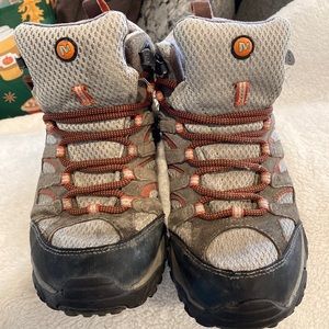 6/10 condition, lots of life left in these . Super light weight